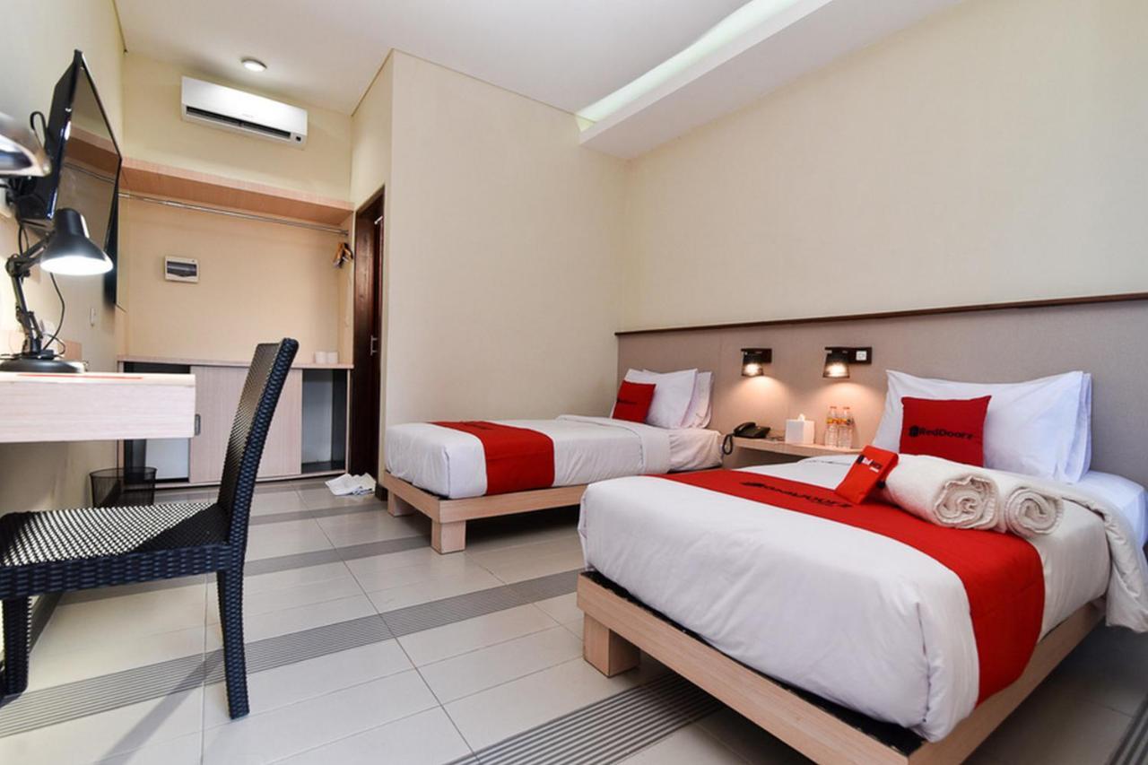 Reddoorz Near Legian Street Exterior foto