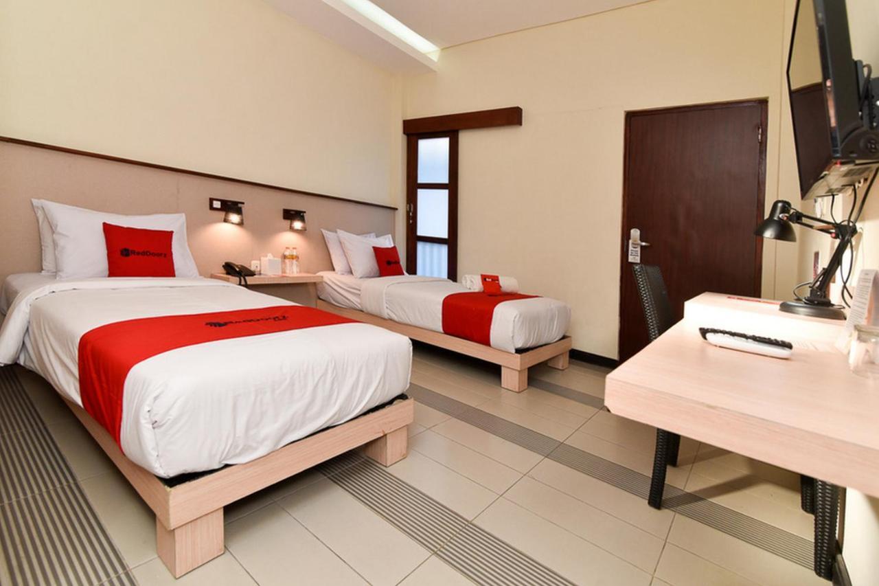 Reddoorz Near Legian Street Exterior foto